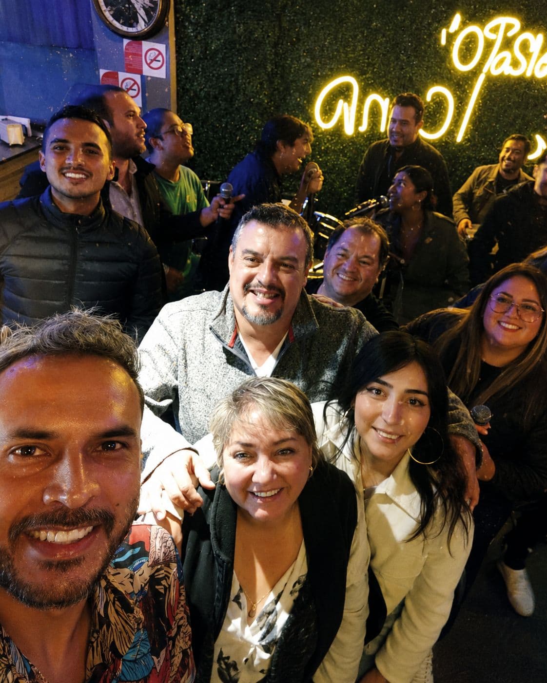 Trío de karaoke